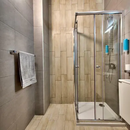 Отель Cozy *